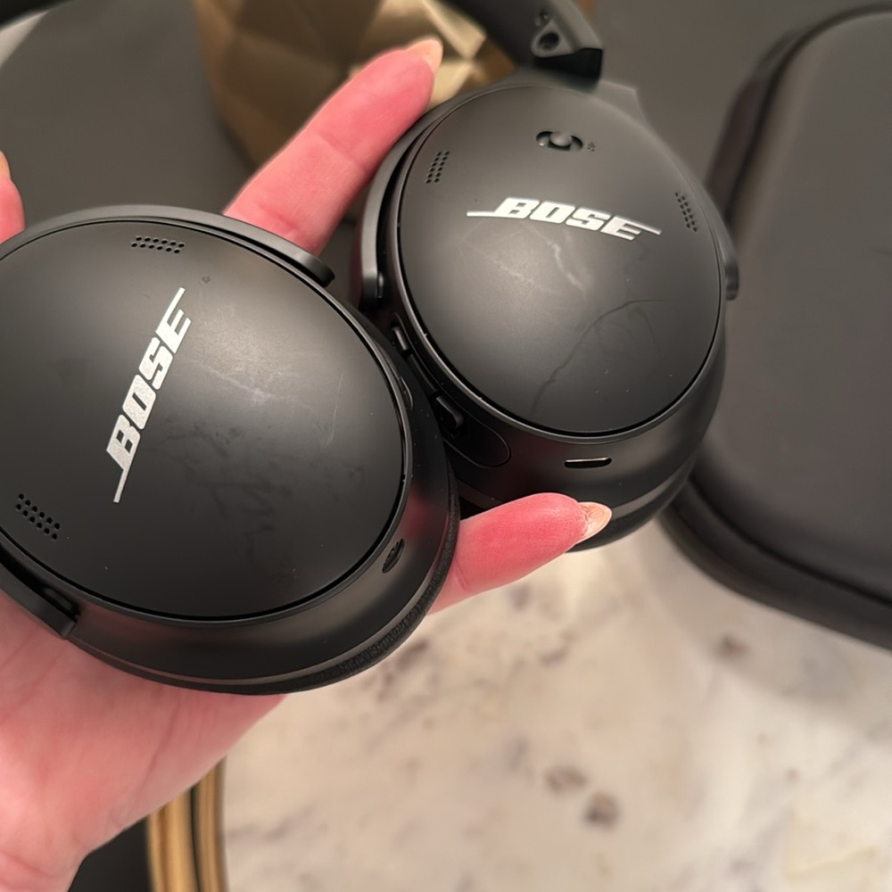 Bose QuietComfort Noise Canceling Headphones - Picture 4 of 6